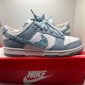 Nike Dunk Low “blue paisley.  size 8.5M/10w.